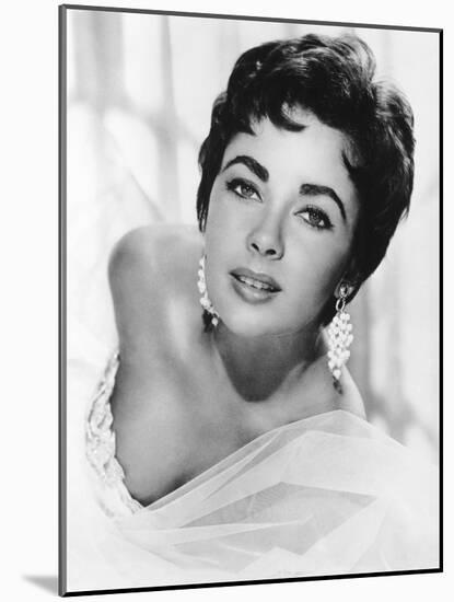 Elizabeth Taylor, 1954-null-Mounted Photo