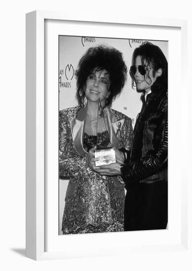 Elizabeth Taylor and Michael Jackson-null-Framed Art Print