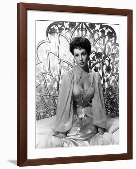 Elizabeth Taylor (b/w photo)-null-Framed Photo