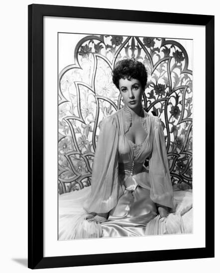 Elizabeth Taylor (b/w photo)-null-Framed Photo