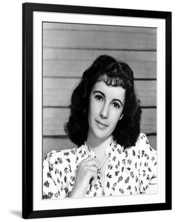 Elizabeth Taylor, ca. 1945 Photo | AllPosters.com