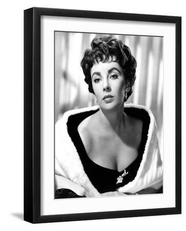 Elizabeth Taylor　直筆サインと白黒ポートレート写真 Elizabeth Taylor直筆サインと白黒ポートレート写真