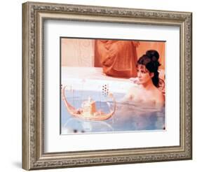 Elizabeth Taylor - Cleopatra-null-Framed Photo