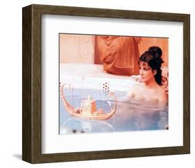 Elizabeth Taylor - Cleopatra-null-Framed Photo