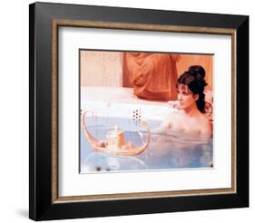 Elizabeth Taylor - Cleopatra-null-Framed Photo