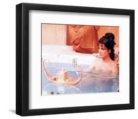 Elizabeth Taylor - Cleopatra-null-Framed Photo