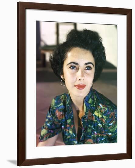 ELIZABETH TAYLOR early 50'S (photo)-null-Framed Photo