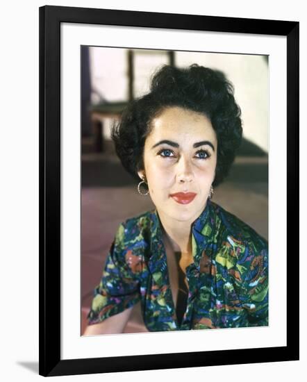 ELIZABETH TAYLOR early 50'S (photo)-null-Framed Photo