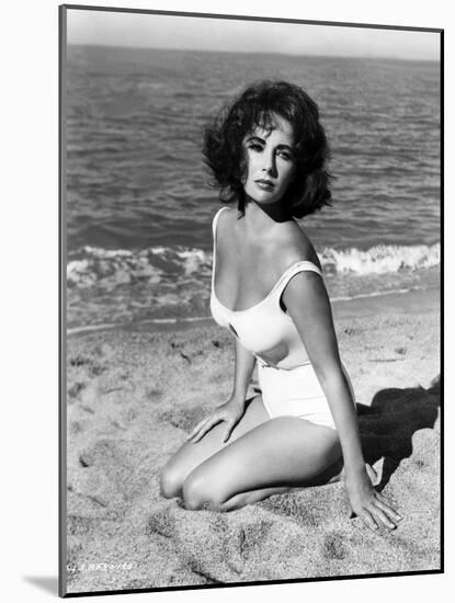 Elizabeth Taylor in 'Suddenly, Last Summer', 1959 (b/w photo)-American Photographer-Mounted Photo