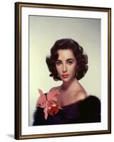 ELIZABETH TAYLOR in the 50's (photo)-null-Framed Photo