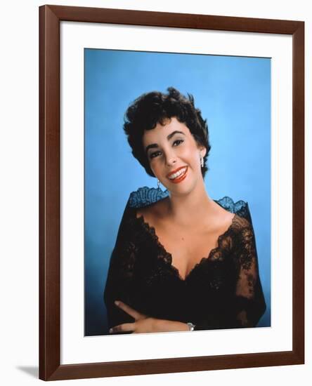 ELIZABETH TAYLOR in the 50's (photo)-null-Framed Photo