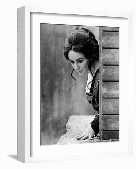 Elizabeth Taylor in 'The Taming of the Shrew' (photo)-null-Framed Photo