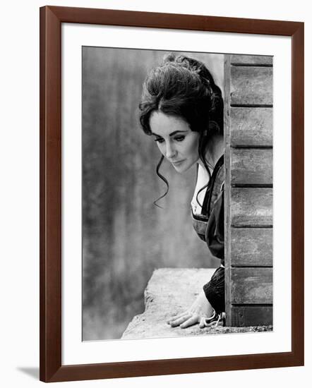 Elizabeth Taylor in 'The Taming of the Shrew' (photo)-null-Framed Photo