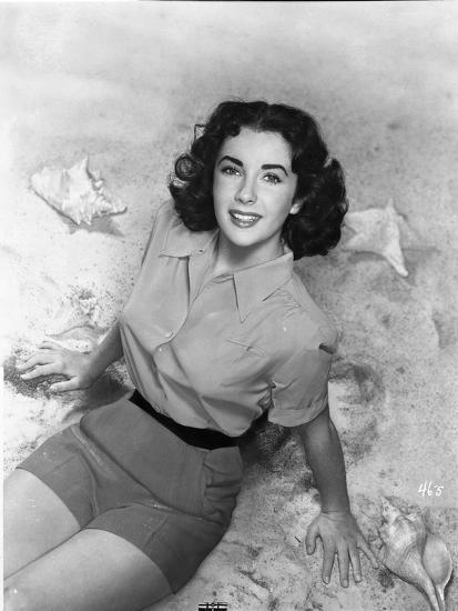 Elizabeth Taylor Looking Up in Blouse' Photo - Movie Star News |  AllPosters.com