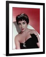 ELIZABETH TAYLOR (photo)-null-Framed Photo