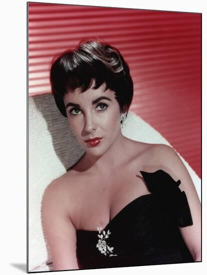 ELIZABETH TAYLOR (photo)-null-Mounted Photo