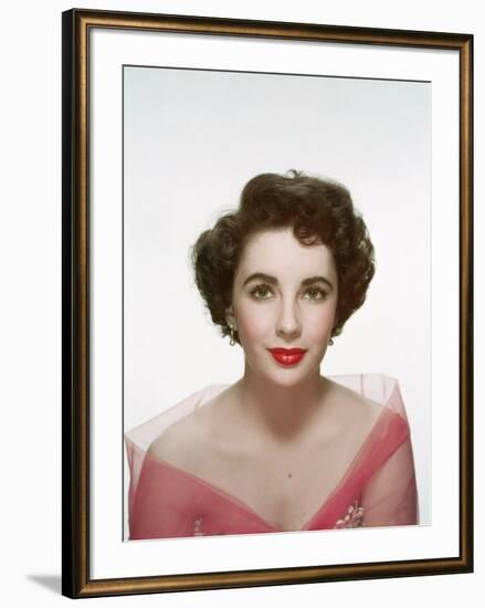 Elizabeth Taylor (photo)-null-Framed Photo