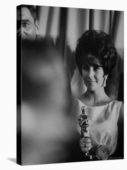 Elizabeth Taylor Winning an Oscar-Grey Villet-Stretched Canvas