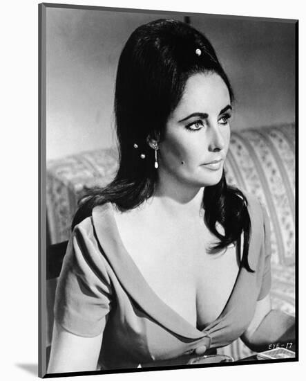 Elizabeth Taylor-null-Mounted Photo