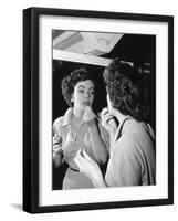 Elizabeth Taylor-null-Framed Photographic Print