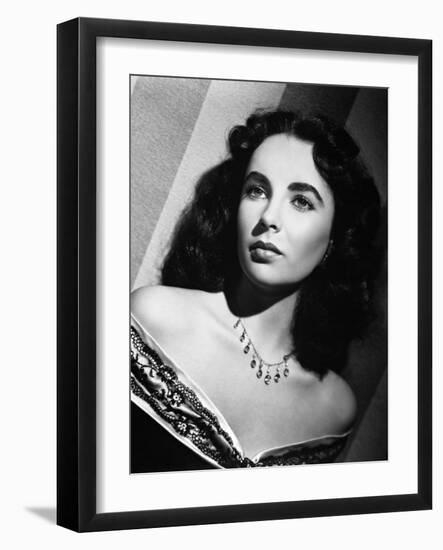 Elizabeth Taylor-null-Framed Photographic Print