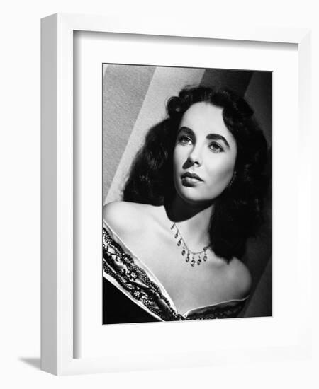 Elizabeth Taylor-null-Framed Photographic Print