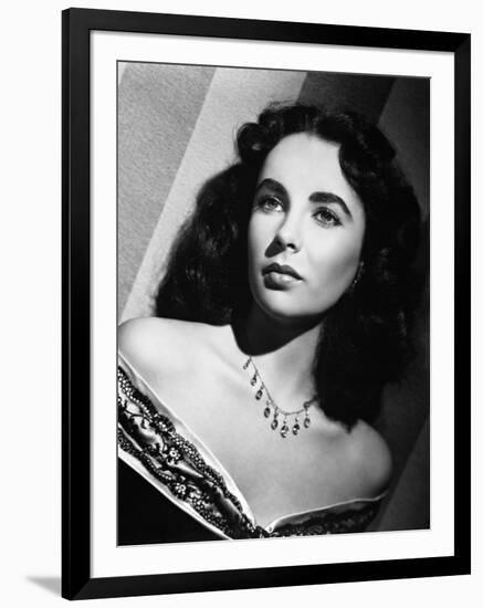 Elizabeth Taylor-null-Framed Photographic Print