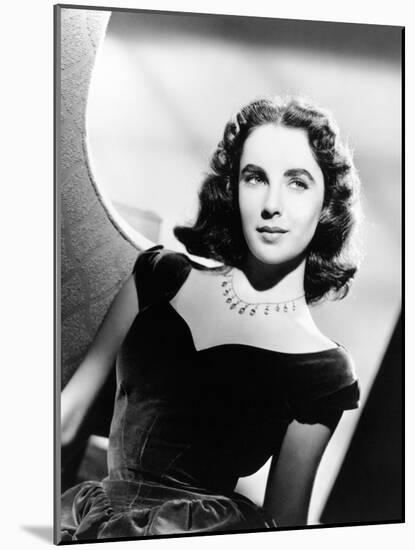 Elizabeth Taylor-null-Mounted Photographic Print