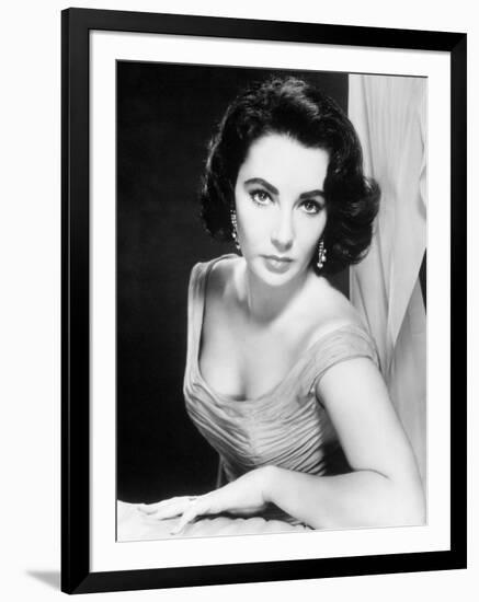 Elizabeth Taylor-null-Framed Photographic Print