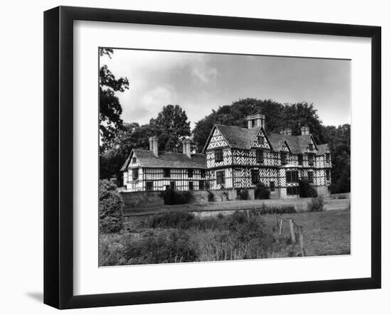 Elizabethan Mansion-J. Chettlburgh-Framed Photographic Print