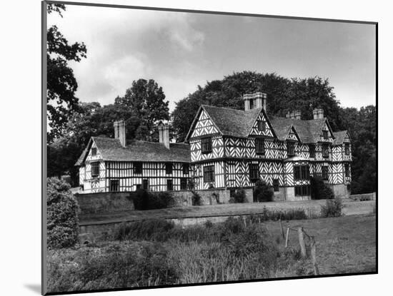 Elizabethan Mansion-J. Chettlburgh-Mounted Photographic Print