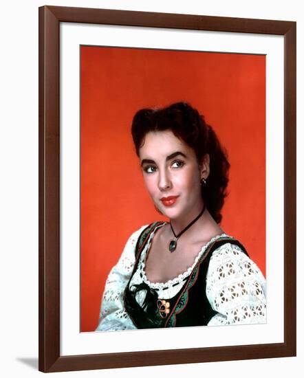 ELIZABETY TAYLOR, 1948 (photo)-null-Framed Photo