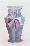 Modèle de vase en cristal en forme de fleur de liseron et décoré de deux papillons en vol pour-Emile Gallé-Giclee Print