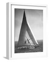 Endeavor II Losing America's Cup-Bettmann-Framed Photographic Print