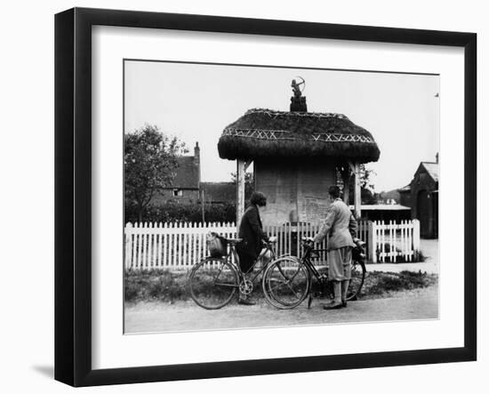 England, Bentley-Fred Musto-Framed Photographic Print