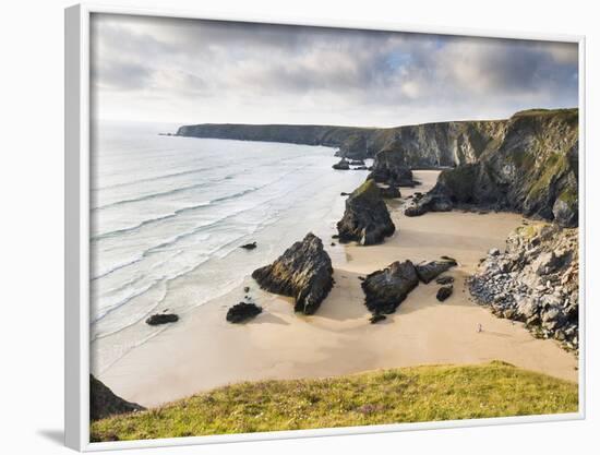 England, Cornwall, Bedruthan Steps, Coast, Sandy Beach, Rocks, Sea-Dietmar Walser-Framed Photographic Print