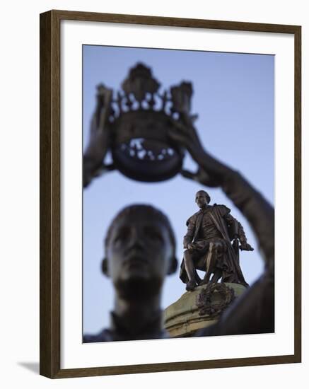 England, Warwickshire, Stratford Upon Avon, Shakespeare Statue-Steve Vidler-Framed Photographic Print