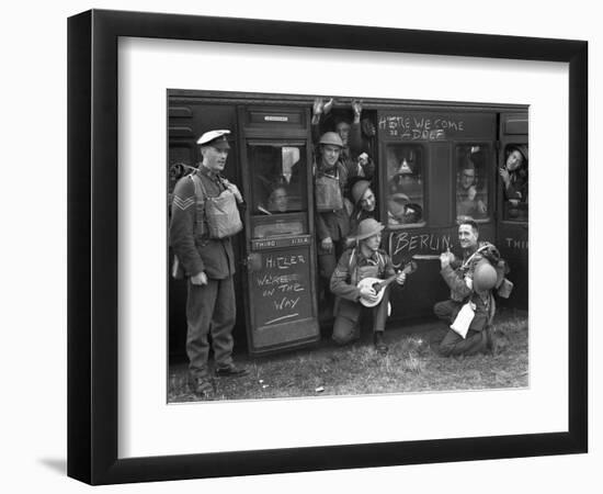 England WWII Troops-Len Putnam-Framed Photographic Print