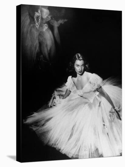 English Actress Vivien Leigh (1913-1967) in 1940-null-Stretched Canvas