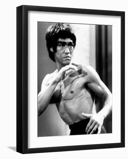 Enter the Dragon, Bruce Lee, 1973-null-Framed Photo