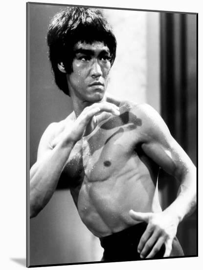 Enter the Dragon, Bruce Lee, 1973-null-Mounted Photo