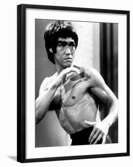 Enter the Dragon, Bruce Lee, 1973-null-Framed Photo