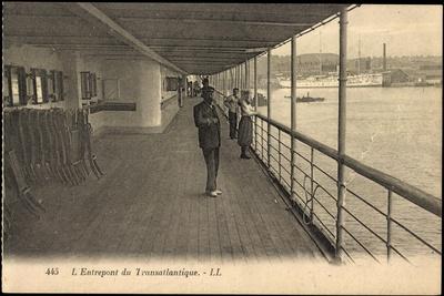 https://imgc.allpostersimages.com/img/posters/entrepont-du-transatlantique-dampfschiff-promenade_u-L-POS4DH0.jpg?artPerspective=n