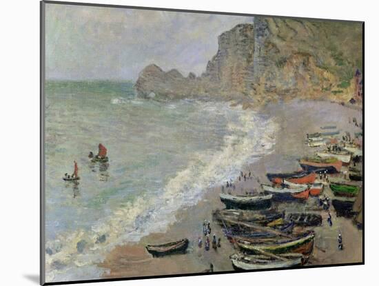 Etretat, Beach and the Porte D'Amont, 1883-Claude Monet-Mounted Giclee Print