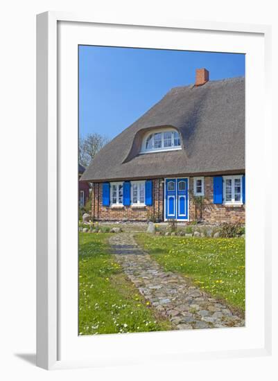 Europe, Germany, Mecklenburg-Western Pomerania, Baltic Sea Island RŸgen, Thatched Roof House-Chris Seba-Framed Photographic Print