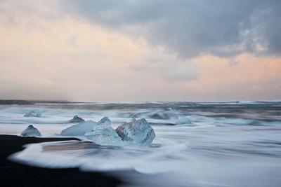 https://imgc.allpostersimages.com/img/posters/europe-iceland-jokulsarlon-glacier-lagoon-waves-wash-beached-icebergs_u-L-Q13ARZP0.jpg?artPerspective=n