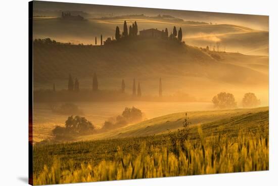 Europe, Italy, Belvedere farmhouse at dawn, province of Siena, Tuscany.-ClickAlps-Stretched Canvas