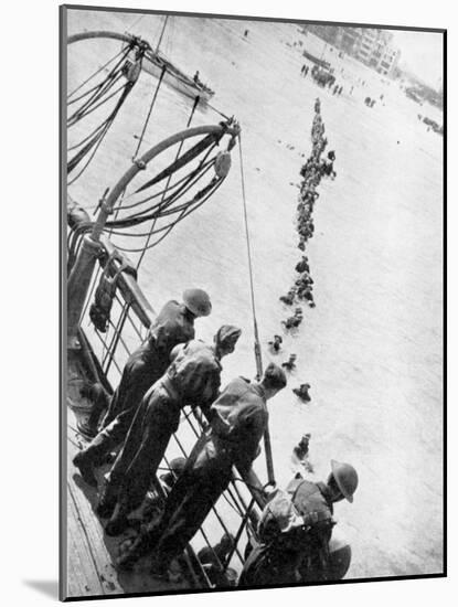 Evacuation of British Troops from Dunkirk, 27 May - 3 June 1940-null-Mounted Giclee Print