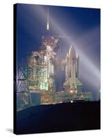 Exposition Nocturne De La Navette Spatiale Columbia Pour Sa 1Ere Mission Sts-1 Le 3 Mai 1981-null-Stretched Canvas