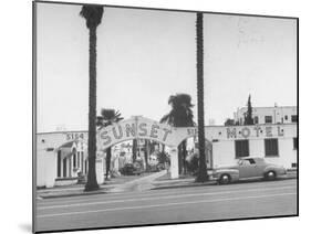 Exterior of the Sunset Motel-Nina Leen-Mounted Photographic Print